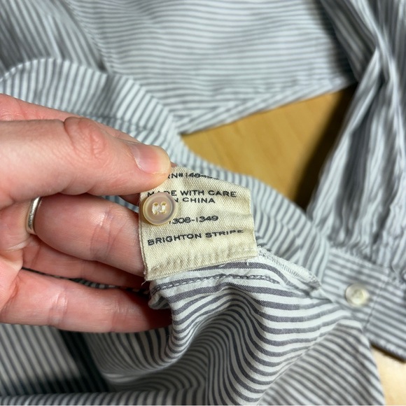 Doen Holde Blouse in Brighton Stripe Button-Front Peasant Shirt Cream & Gray - Picture 6 of 10